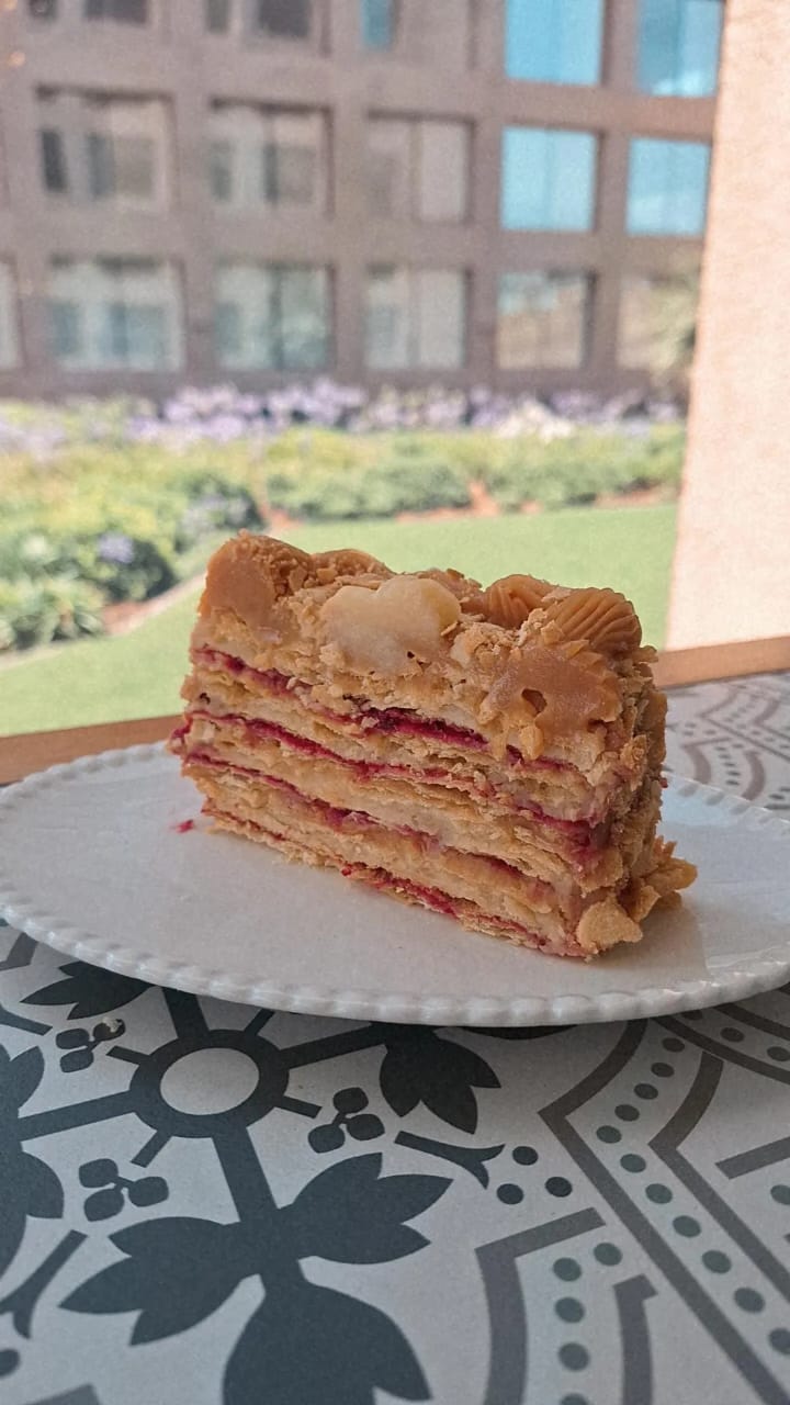 TORTA HOJARASCA MANJAR, PASTELERA, FRAMBUESAS - Imagen 2