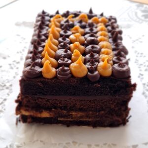 TORTA BIZCOCHO CHOCOLATE, MANJAR, CHOCOLATE