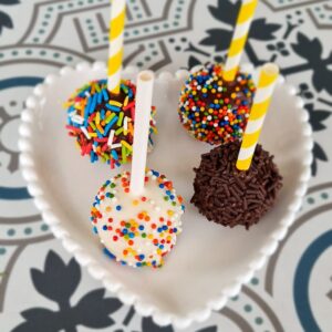 CAKE POPS SIMPLES